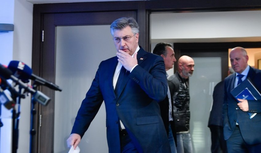 Daj ostavku, kandidiraj se i može sučeljavanje, odmah