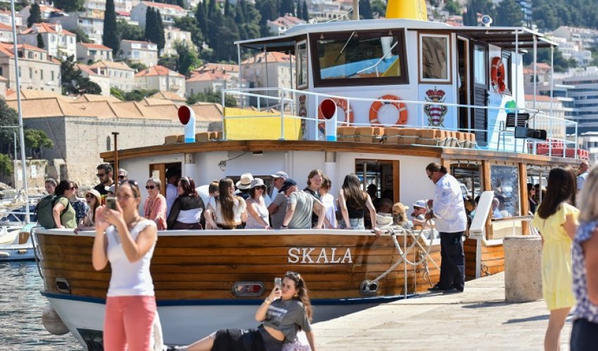 Hrvati većinom planiraju odmore, na kojima će potrošiti oko 1.000 eura
