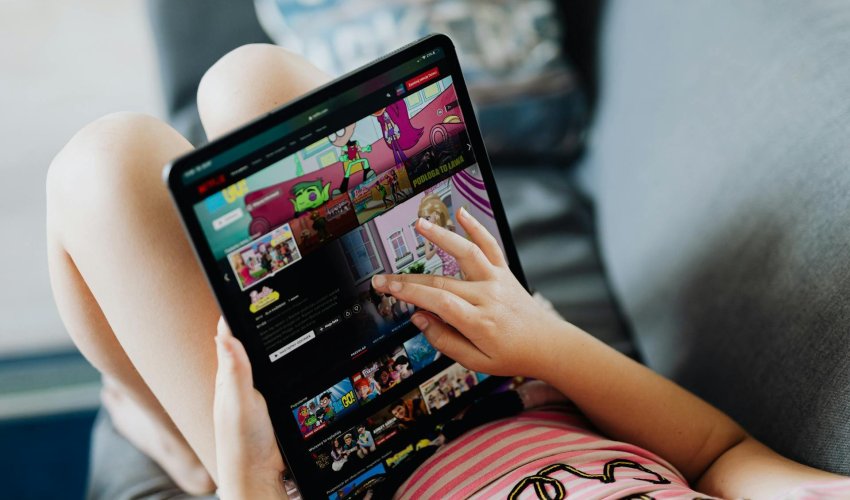 Uznemirujuće: Čak 97 posto djece smatra da je normalno biti vulgaran na internetu