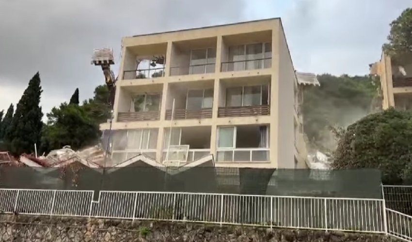 Počelo rušenje Hotela Adriatic u Dubrovniku
