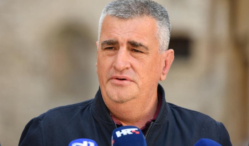 Bulj traži hitno očitovanje o 'tajnim letovima' kojima se migranti vraćaju u Hrvatsku