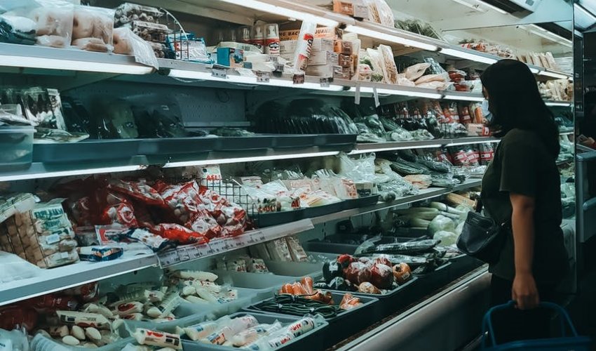 Siva zona: Trgovci zarađuju i na ograničenim cijenama
