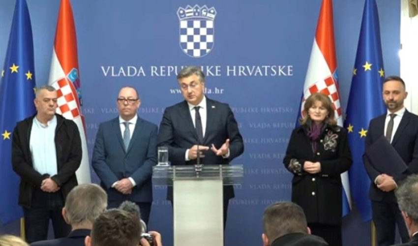 Rastu plaće u državnom i javnom sektoru