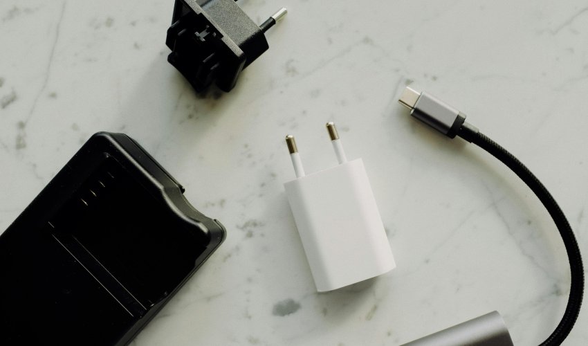 Elektronički uređaji u EU od danas s jedinstvenim punjačem