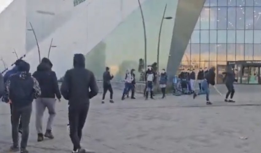 Prebijanje tinejdžera u Novom Sadu: Huligani s bejzbol palicama zamalo nasrnuli i na ženu (VIDEO)