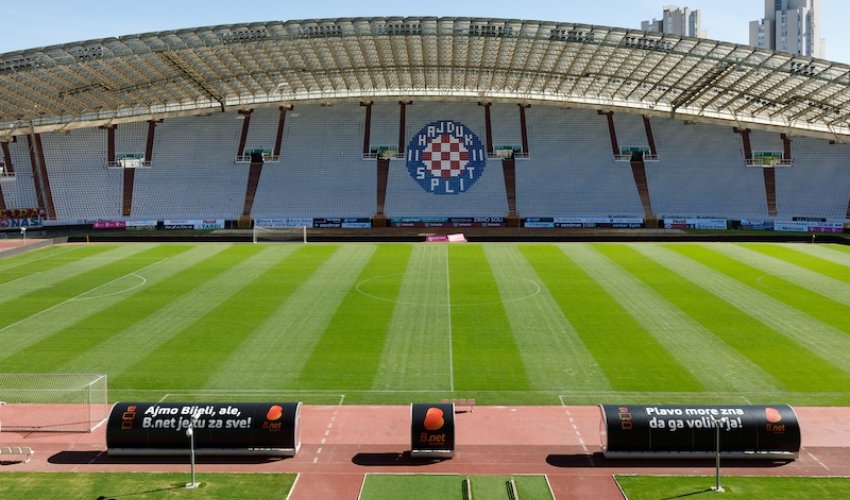 Poljud se raspada, jaki vjetar mogao bi razbacati krovne ploče
