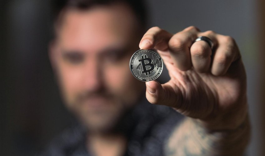 Bitcoin opet blizu rekorda, sve oči uprte u Trumpa