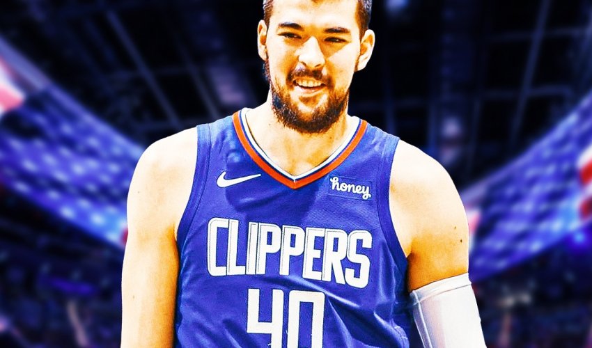 Zubac briljira, Harden ga hvali
