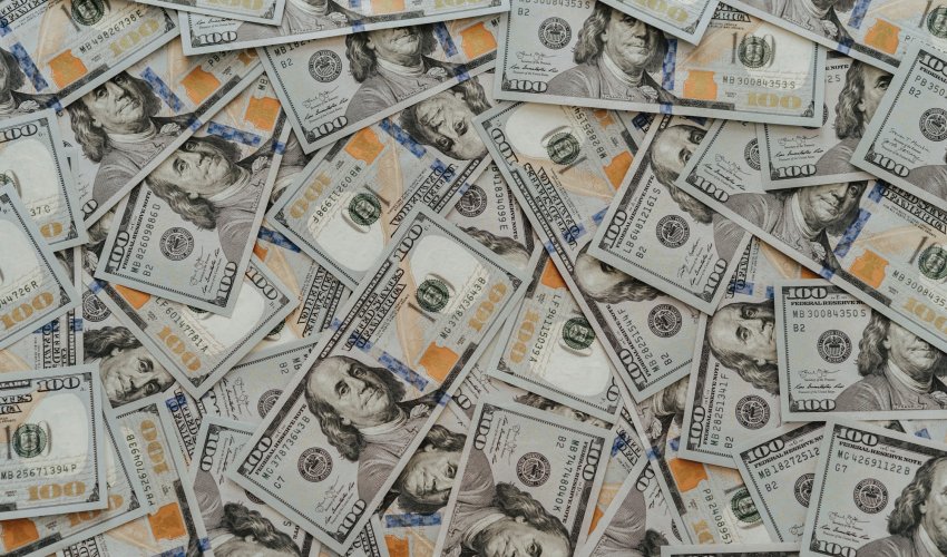 Dolar uzletio, Trumpove carine zatresle tržišta