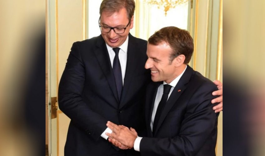 Vučić razgovarao s Macronom: Dijalog je jedini izlaz iz političke krize