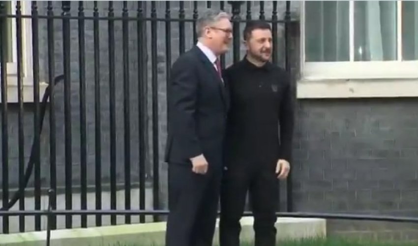 Starmer se sastao sa Zelenskim, zagrlio ga. Ljudi na ulici pljeskali (VIDEO)