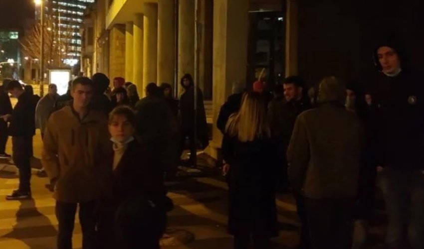 Novi Sad: Policija tukla studente koji su noćas blokirali sve ulaze u Skupštinu