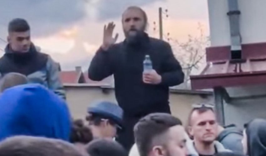 Bijesni građani Kočana demolirali lokal vlasnika kluba