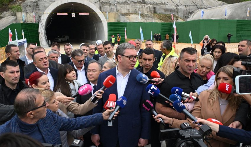 Bivši diplomat: Evo tko je Vučiću zabranio ulazak u kompleks na Floridi