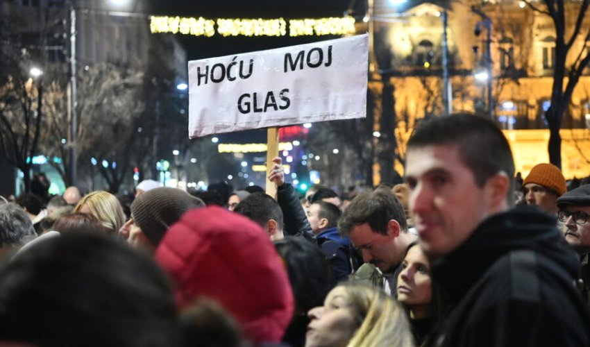 Srpski studenti traže prijevremene parlamentarne izbore