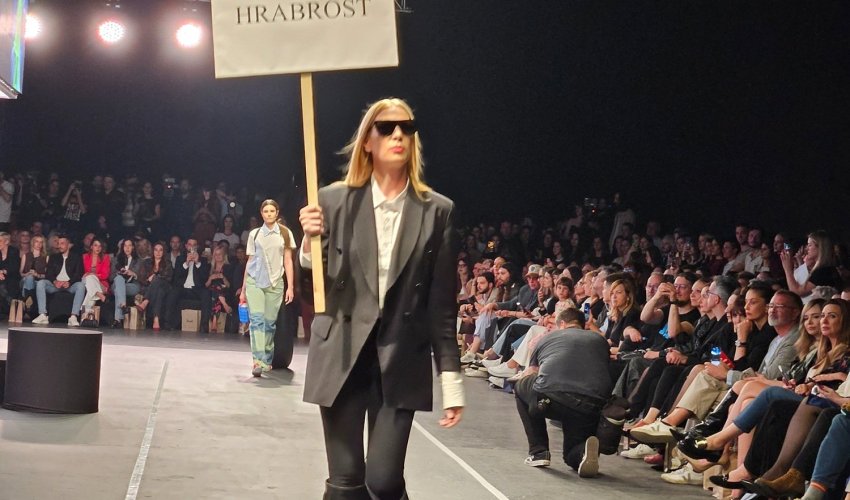 Studenti s protesta kao modeli na Fashion Weeku u Beogradu (VIDEO)