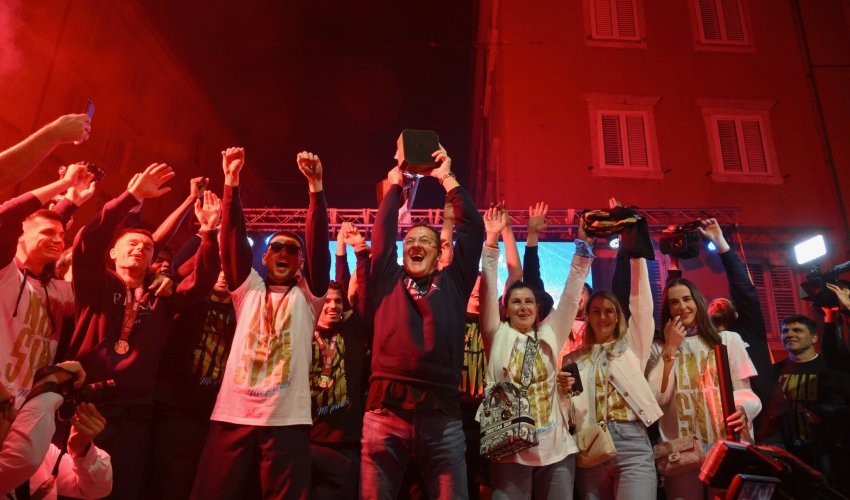 Navijači dočekali igrače Rijeke na Korzu i proslavili titulu