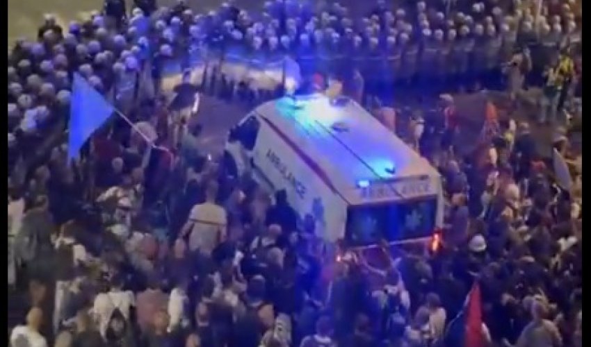 Vasiljević laže, policija nije pustila kola Hitne pomoći (VIDEO)