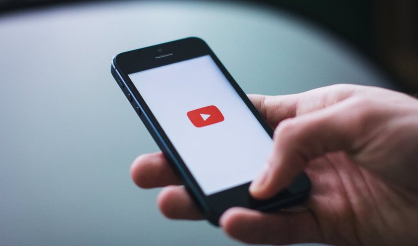 Australija zabranjuje YouTube mlađima od 16 godina