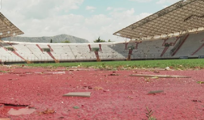 Igrači Hajduka zamalo stradali na treningu; padali komadi s krova Poljuda