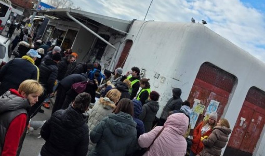 Veliki odaziv građana Srbije na studentsku akciju potpisivanja peticije za prijevremene izbore