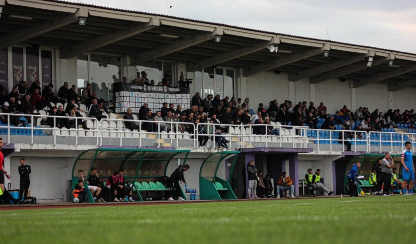 Marsonia u rasulu, igrače se tjera iz stanova