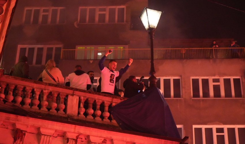 Sarajevo spektakularno dočekalo Zmajeve, rijeka ljudi slavila s njima