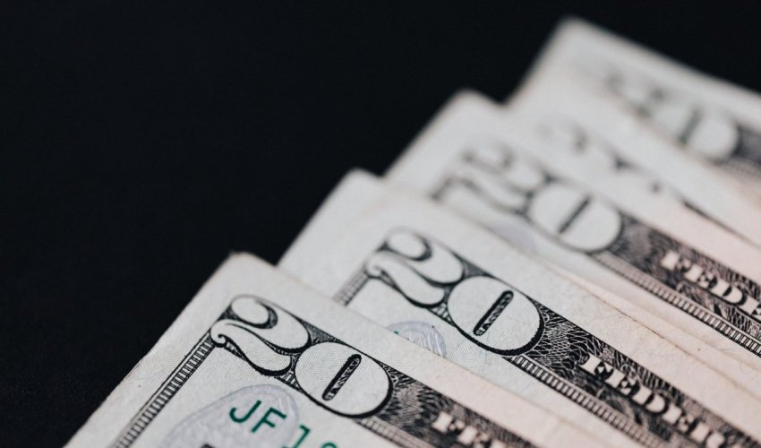 Dolar potonuo, čeka se potez kakav nije viđen 15 godina