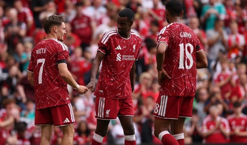Jeff Bezos i partneri kupuju trećinu udjela u Liverpoolu