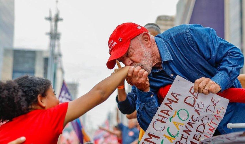 Lula pobijedio na povijesnim predsjedničkim izborima; Bolsonaro odbija priznati poraz